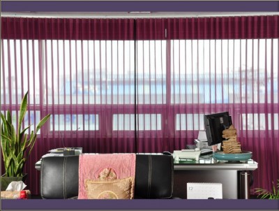 Lắp đặt rèm vải cho ngôi nhà cần chú ý về kích thước của rèm cho phù hợp và tương thích với cửa sổ.
