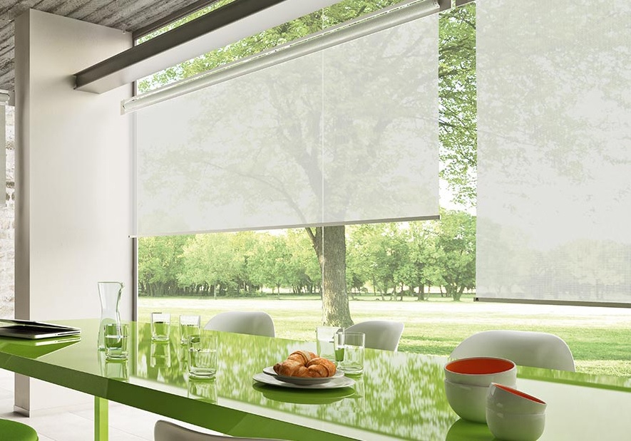Ở mỗi không gian khác nhau, chất liệu rèm cửa cũng được linh hoạt lựa chọn để đáp ứng tính năng cản nắng tốt cho căn phòng thêm hiện đại.