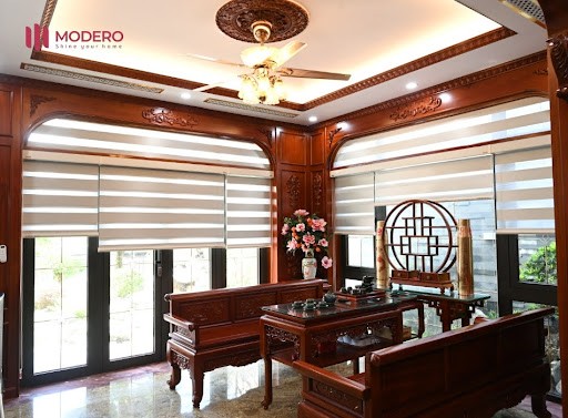 Rèm cầu vồng giá bao nhiêu? 5 yếu tố quyết định giá bạn cần biết trước khi mua