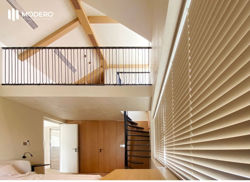 Rèm sáo sử dụng trong không gian này cần ưu tiên khả năng chắn sáng và tạo cảm giác thư giãn.