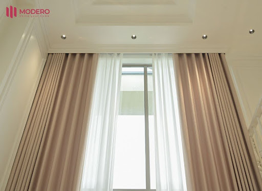 Nhờ công nghệ giảm rung và cách âm tiên tiến, rèm vải tự động MODERO gần như không phát ra tiếng động khi di chuyển.